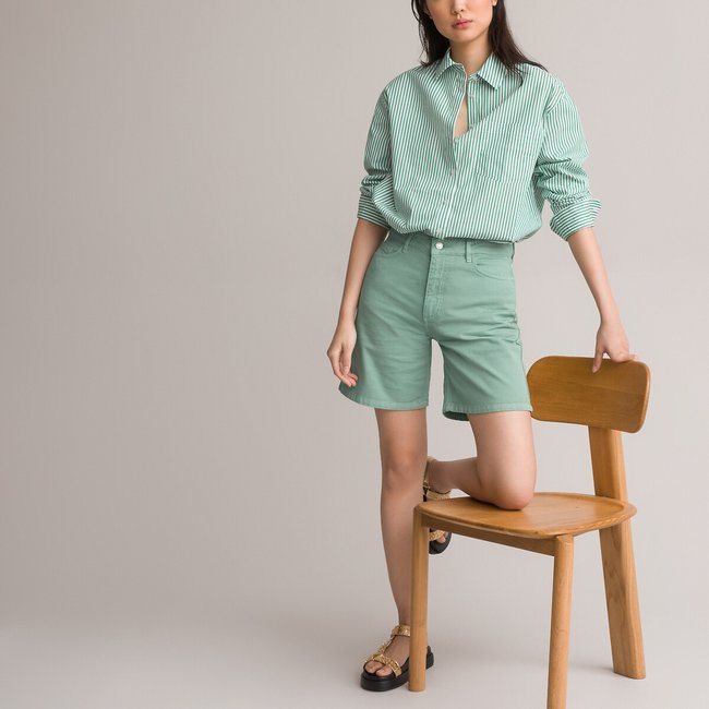 Short con 5 bolsillos verde <span itemprop=