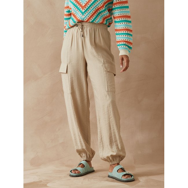 Pantalon élastiqué style cargo beige <span itemprop=