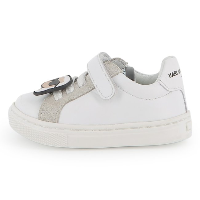 Baskets basses en cuir de vachette blanc <span itemprop=