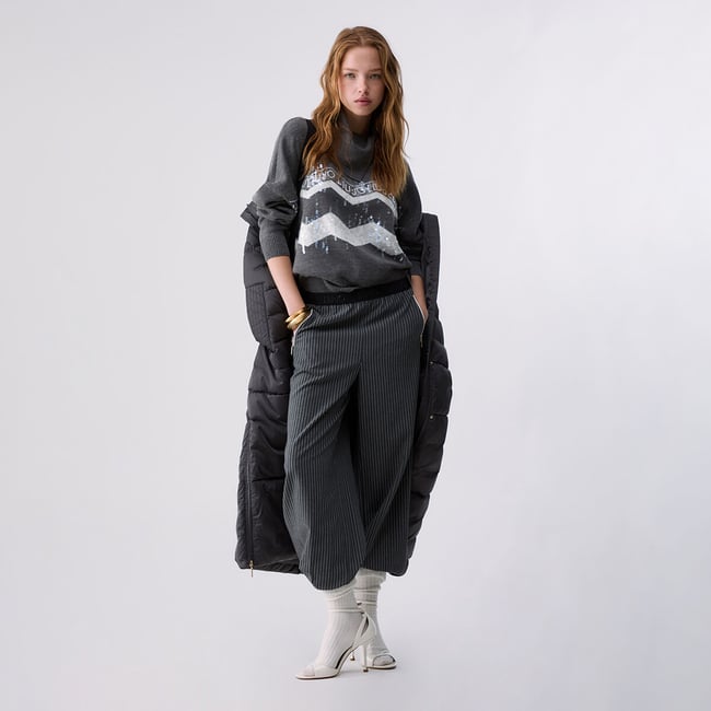 Pantalon joggings à fines rayures gris <span itemprop=