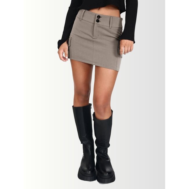 Minijupe cargo avec poches brune <span itemprop=