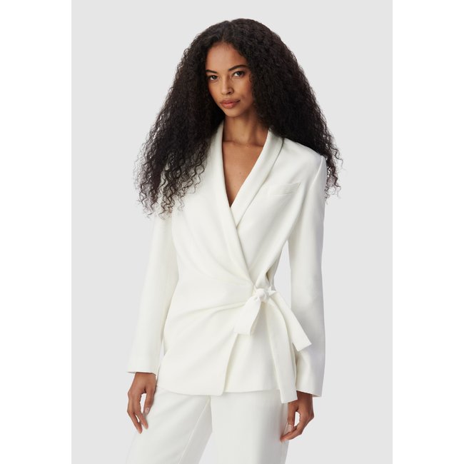 Veste de tailleur à nouer côté ecru <span itemprop=
