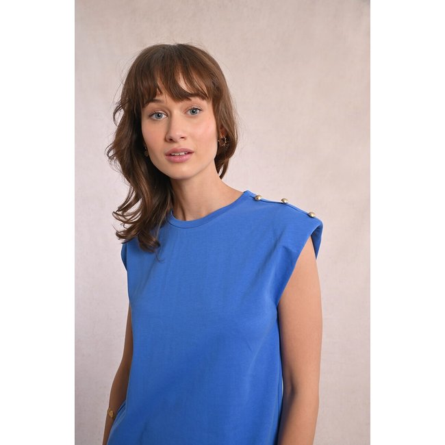 Camiseta sin mangas, cuello redondo azul <span itemprop=