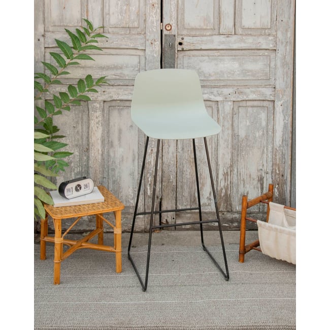 Chaise haute contemporaine Alma N°1761 - Bon état Couleur vert d'eau <span itemprop=