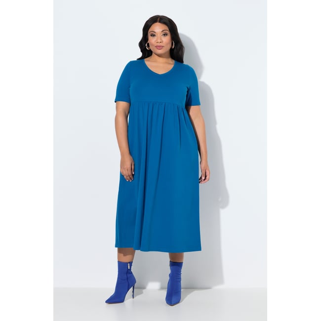 Robe maxi, coupe évasée. Décolleté V pétrol <span itemprop=