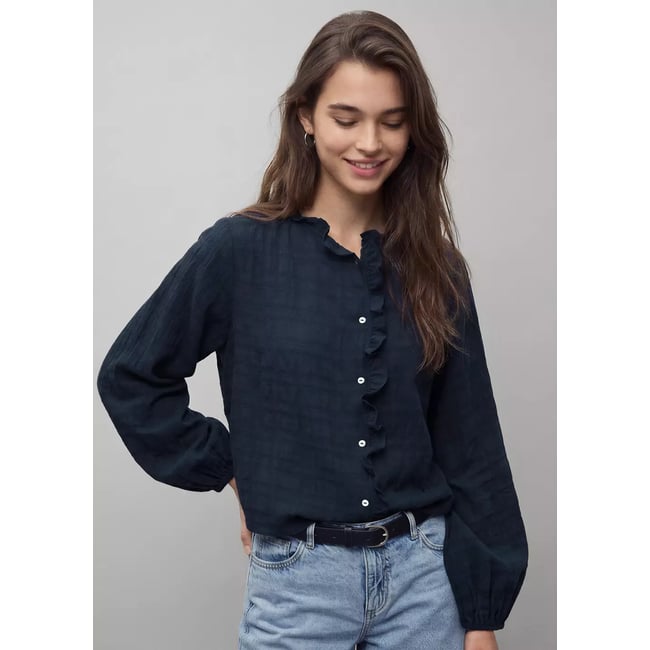 Blouse texturée avec détail à volant bleu marine <span itemprop=