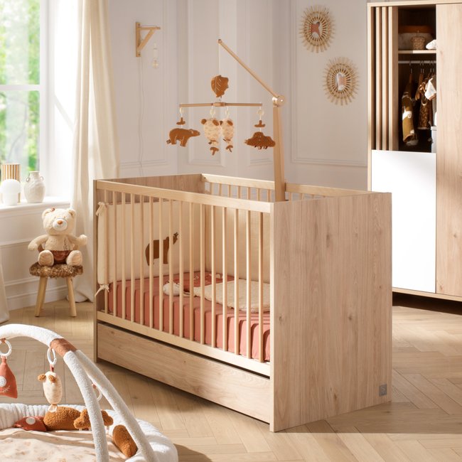 Lit bébé à barreaux en bois décor chêne suave marron <span itemprop=