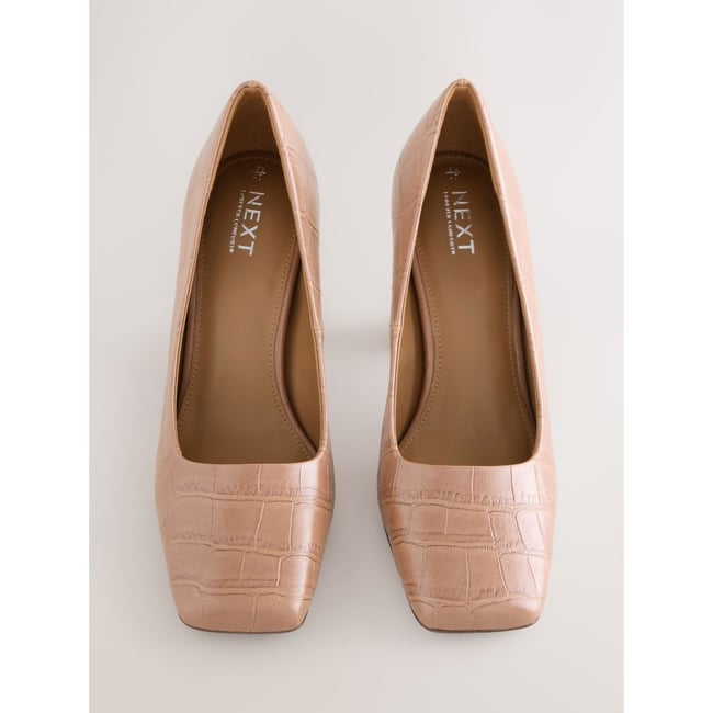 Escarpins carrés à talon forever comfort® effet crocodile chameau <span itemprop=