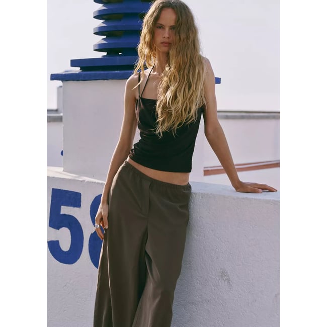 Top halter brodé marron <span itemprop=