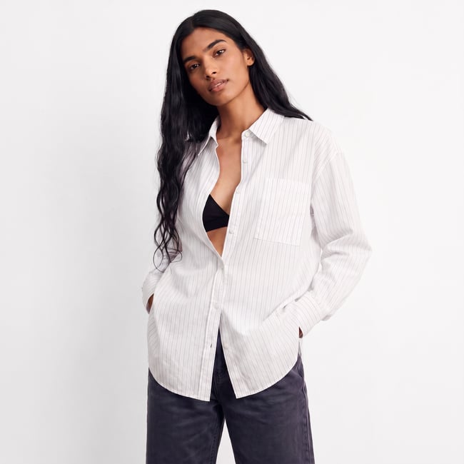 Chemise à rayures fines et col chemise avec manches longues ELELIA blanc cassé <span itemprop=