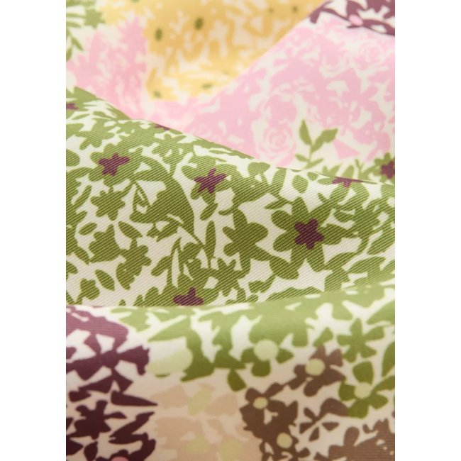 Foulard à fleurs grenat <span itemprop=