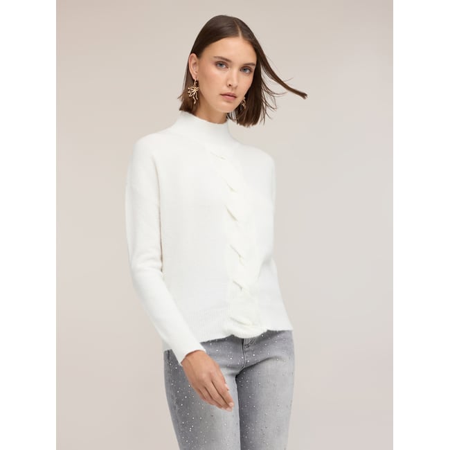 Col roulé à torsades en relief blanc <span itemprop=