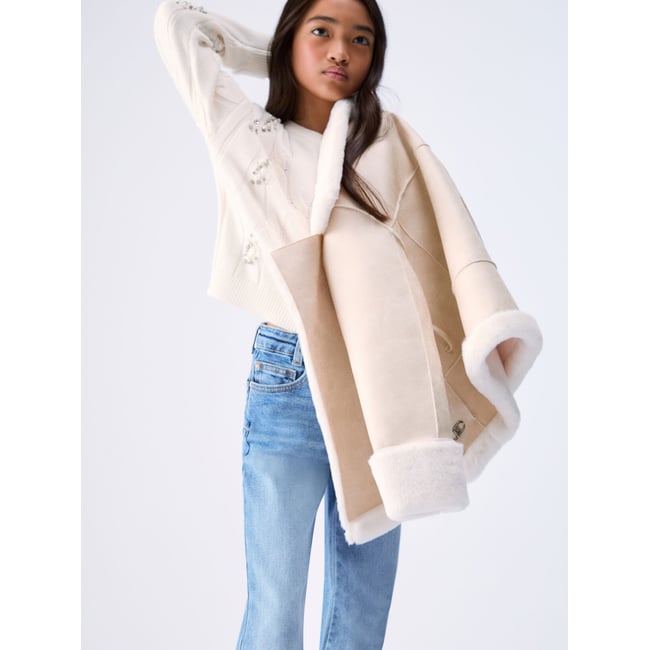 Pull avec broderies bijoux blanc <span itemprop=