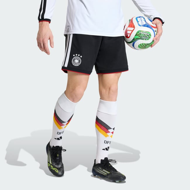 Short Domicile Allemagne 26 black <span itemprop=