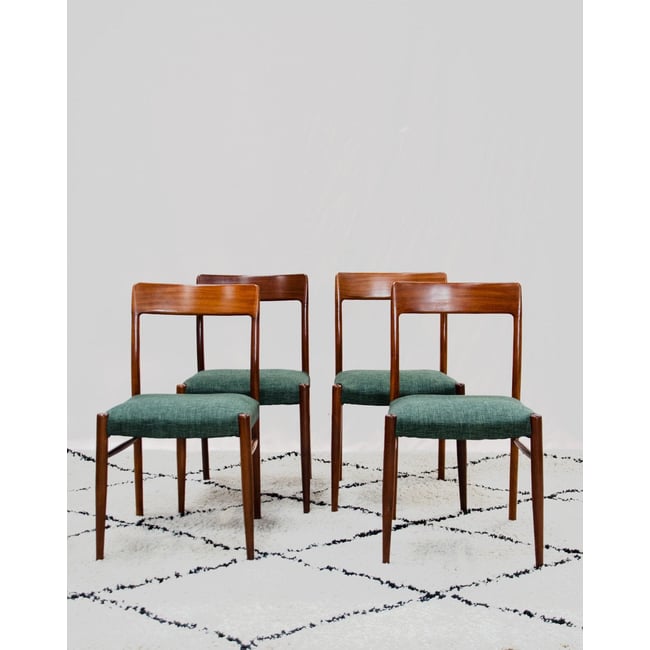 Lot de 4 chaises en teck et tissu Alma N°2134 - Bon état Couleur bois foncé <span itemprop=