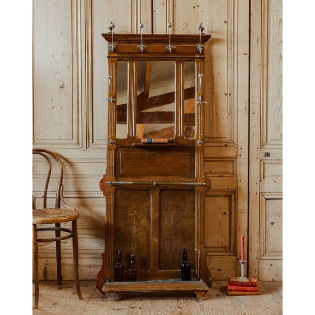 Porte-manteau vestiaire en bois Max N°338 - Bon état Couleur bois foncé <span itemprop=