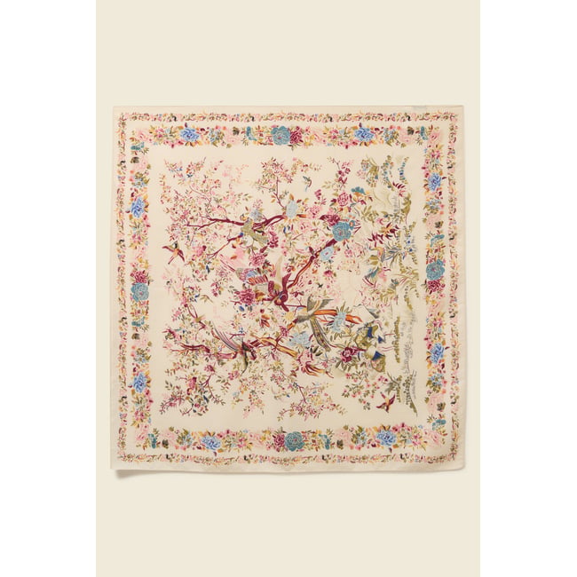 Foulard satiné ecru <span itemprop=