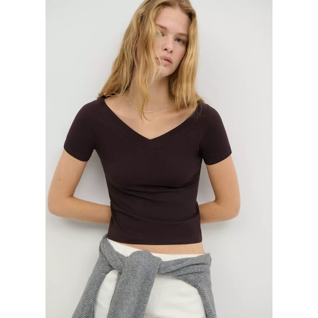T-shirt décolleté en V marron <span itemprop=