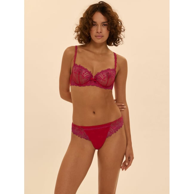Tanga, WISH - SIMONE PERELE
