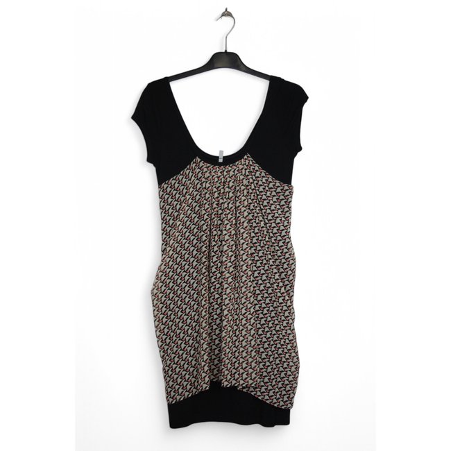Robe - Très bon état noir <span itemprop=