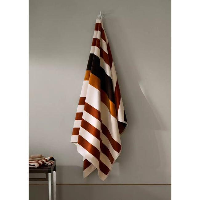 Drap de bain à rayures en coton velours tabac <span itemprop=