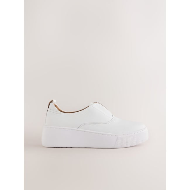 Baskets compensées en cuir à plateforme blanc <span itemprop=