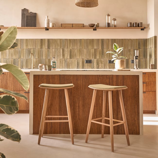 Lot de 2 tabourets de bar en teck massif et velours côtelé  AMBRE Couleur kaki <span itemprop=