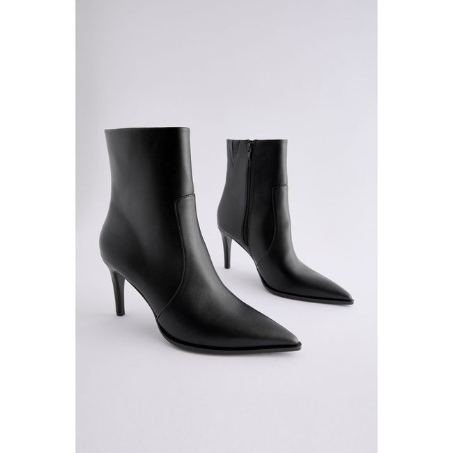 Bottines à talons fins noir <span itemprop=