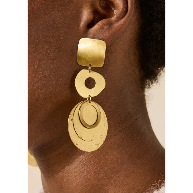 Boucles d'oreilles longues dorées light gold <span itemprop=