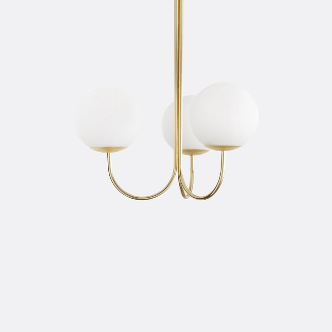 Suspension laiton et verre opaline, Moricio Couleur blanc <span itemprop=