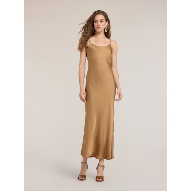Robe longue à fines bretelles beige <span itemprop=