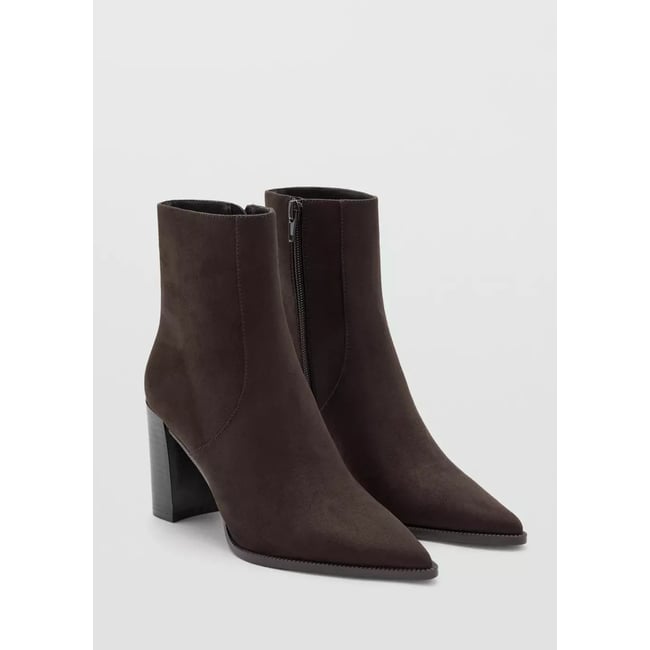 Bottines pointues à talon marron <span itemprop=