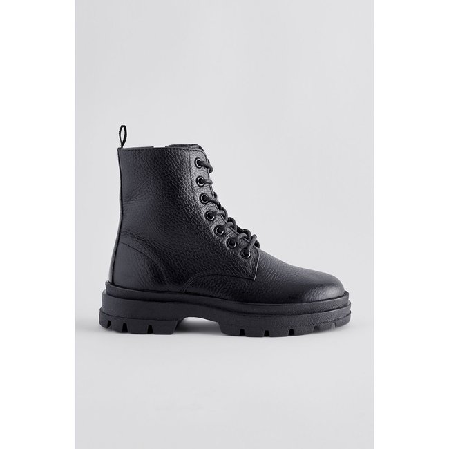 Bottines à lacets noir <span itemprop=