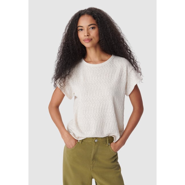 Tee-shirt maille ajourée cache-coeur dos jaune or <span itemprop=