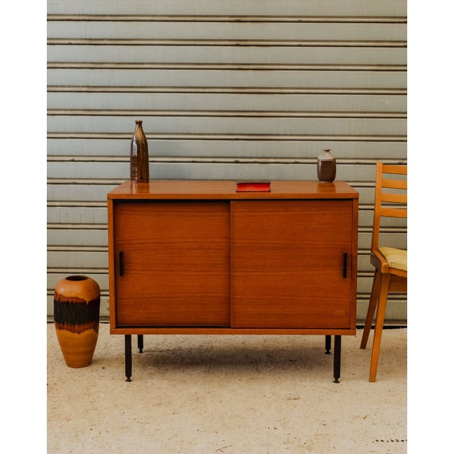 Buffet en bois Gustave N°1652 - Bon état Couleur bois foncé <span itemprop=