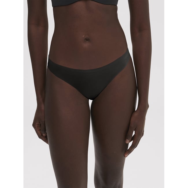Tanga, ESSENTIEL - SIMONE PERELE