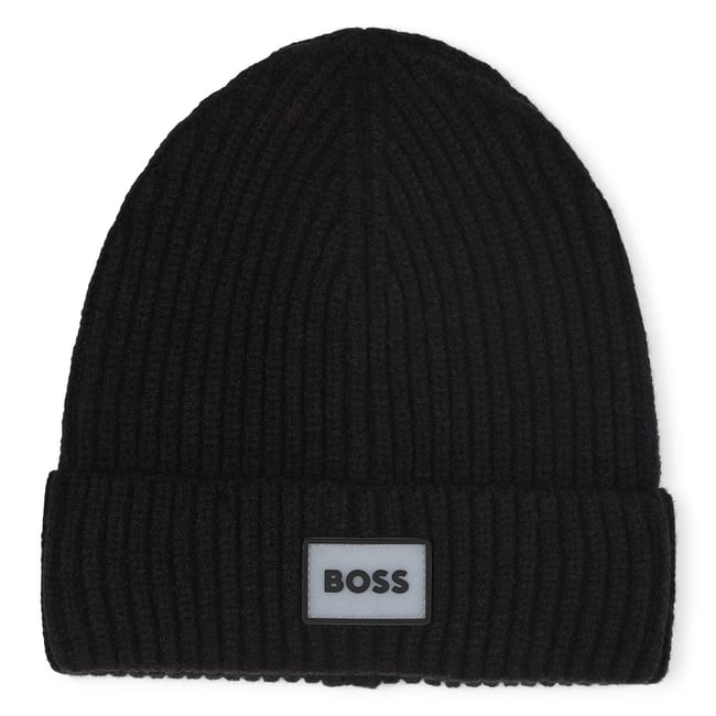 Chapeau tricoté avec insigne black <span itemprop=