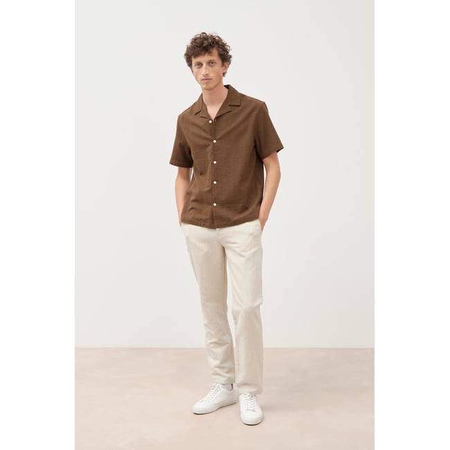 Chemise manches courtes col tailleur taupe <span itemprop=