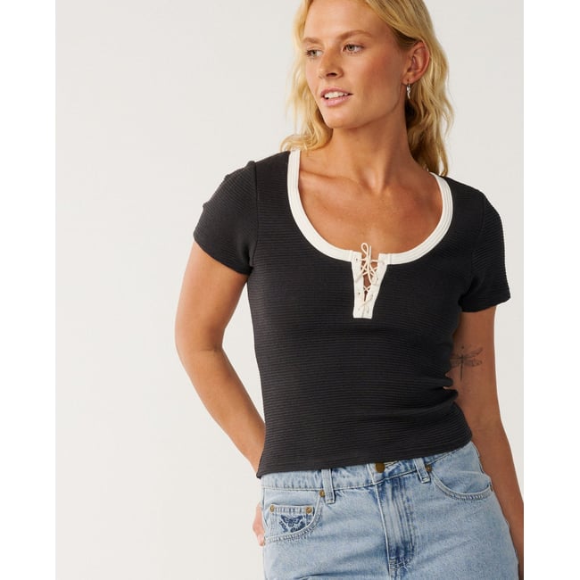 T-shirt RETRO SWELL washed black <span itemprop=