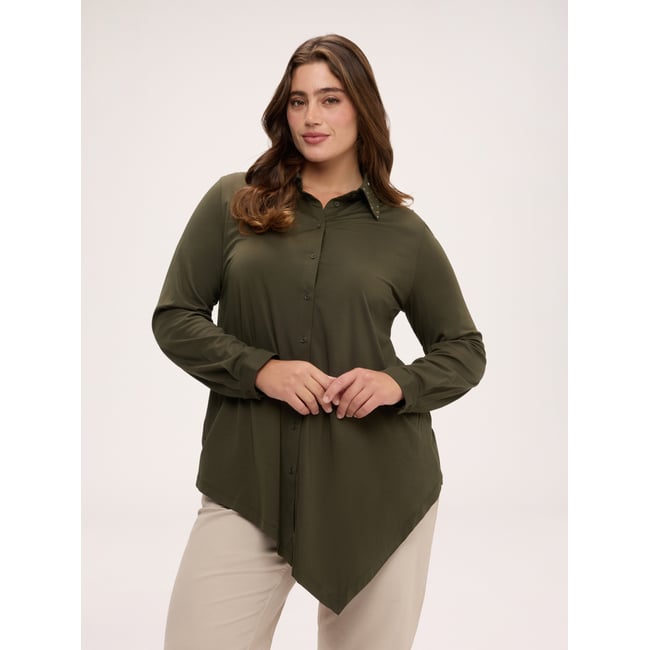 Chemise asymétrique à clous verde militare <span itemprop=