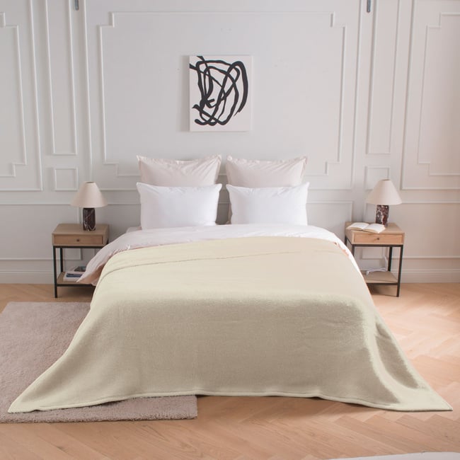 Couverture Morzine blanchi <span itemprop=