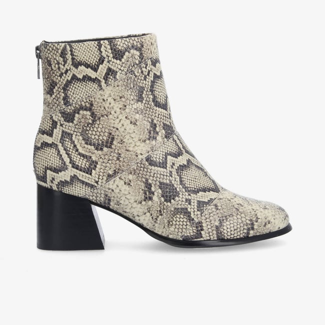 Skara Patch Boots - Beige beige <span itemprop=