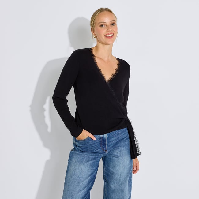 Pull cache-cœur ajouré noir <span itemprop=