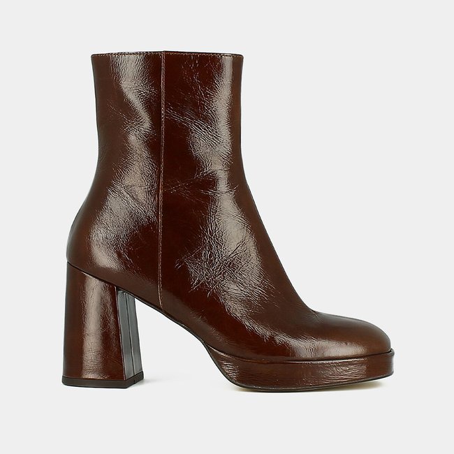 Botas Voris de piel brillante marrón barnizado <span itemprop=