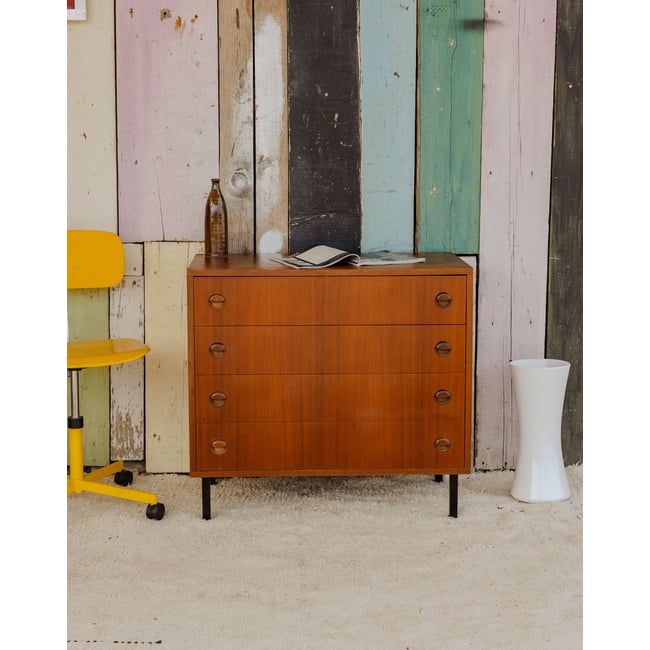Commode en teck Olga N°675 - Bon état Couleur bois foncé <span itemprop=