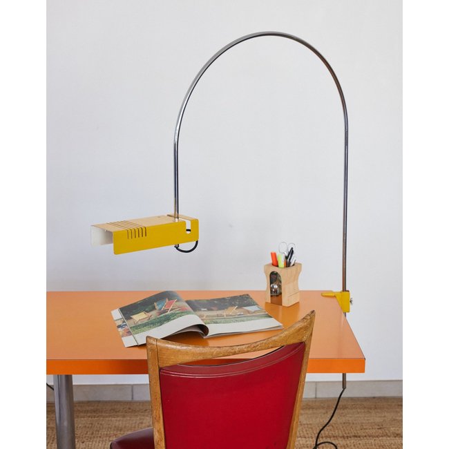 Lampe à poser industrielle Julia N°940 - Bon état Couleur jaune <span itemprop=