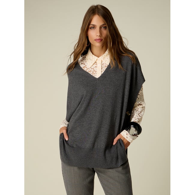 Pull poncho gris <span itemprop=