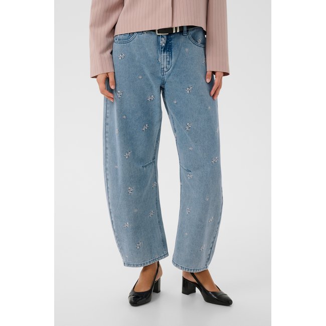 Jeans light blue wash/white flowers <span itemprop=