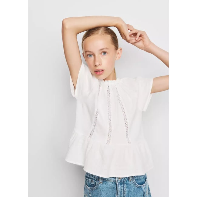 Chemisier coton détails dentelle blanc cassé <span itemprop=