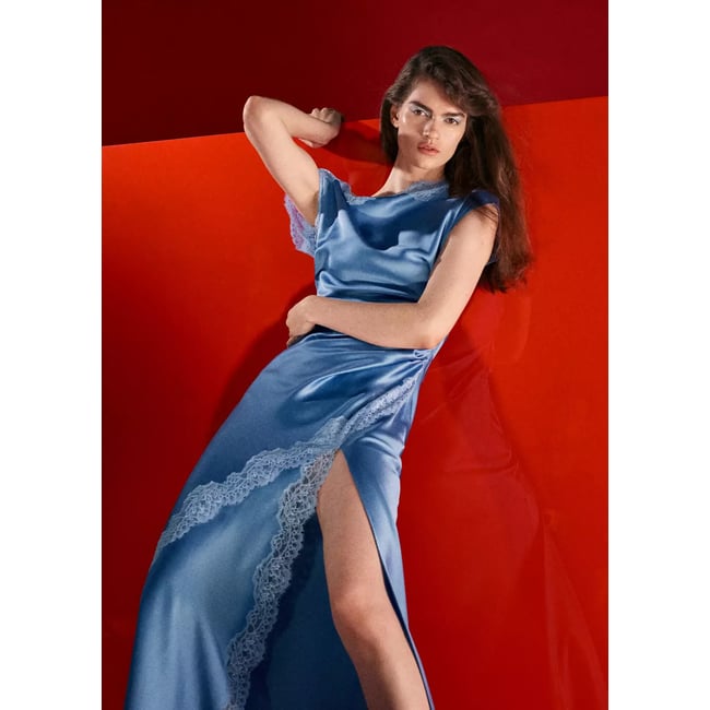Robe asymétrique satinée détails dentelle - MANGO